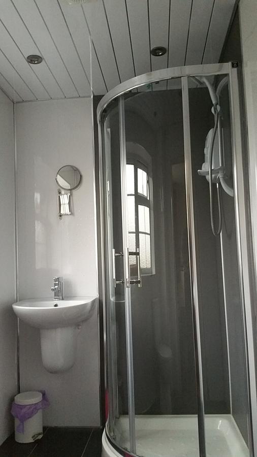 فندق Tower Hill House باسينغستوك المظهر الخارجي الصورة
